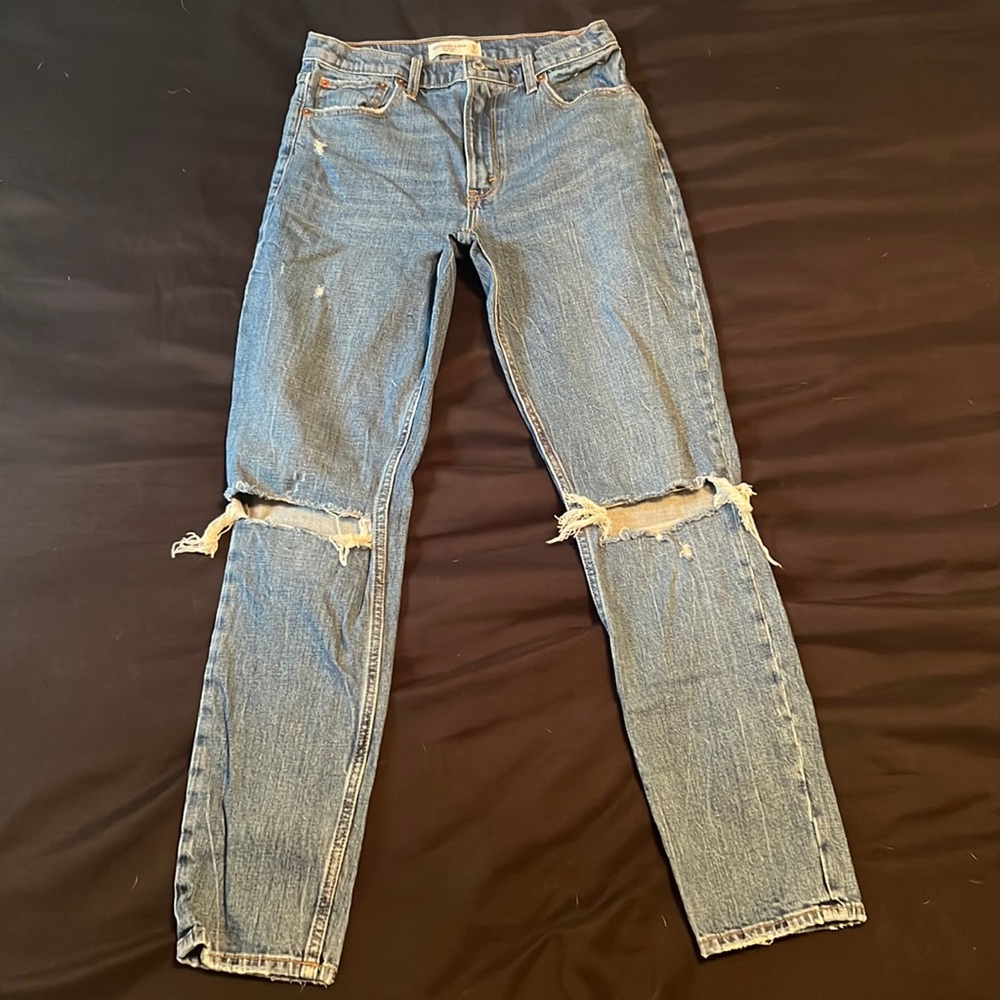 Distressed, women’s Abercrombie & Fitch skinny high rise jeans. Like new